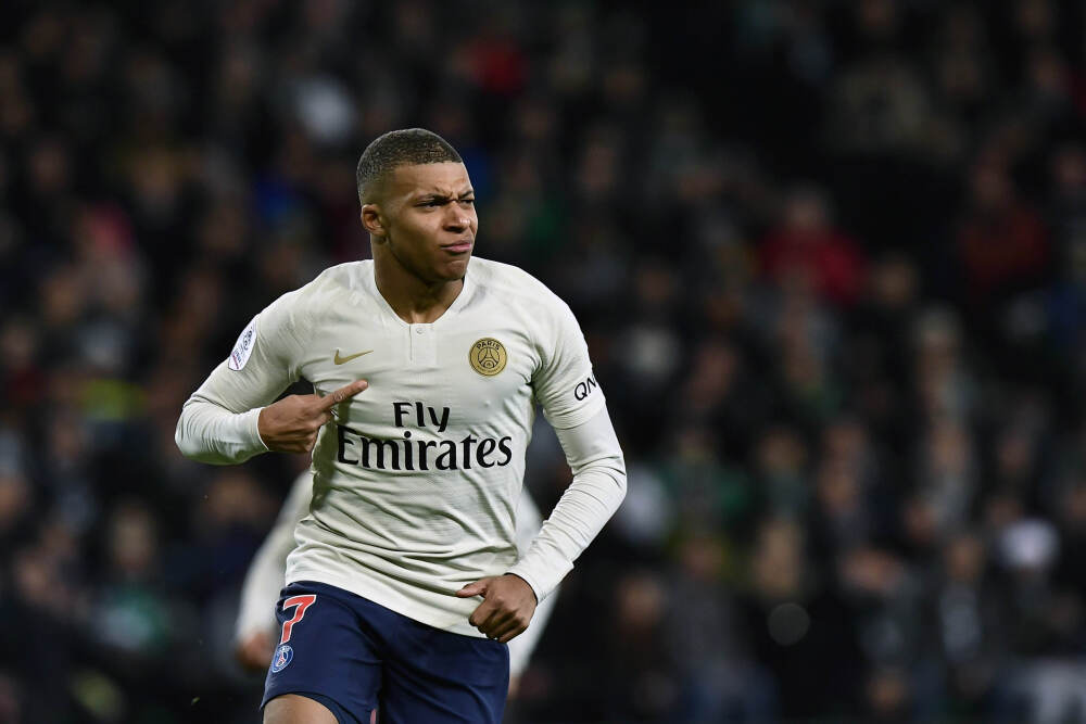 英特尔股价大涨超22%美联储降息金价跌了